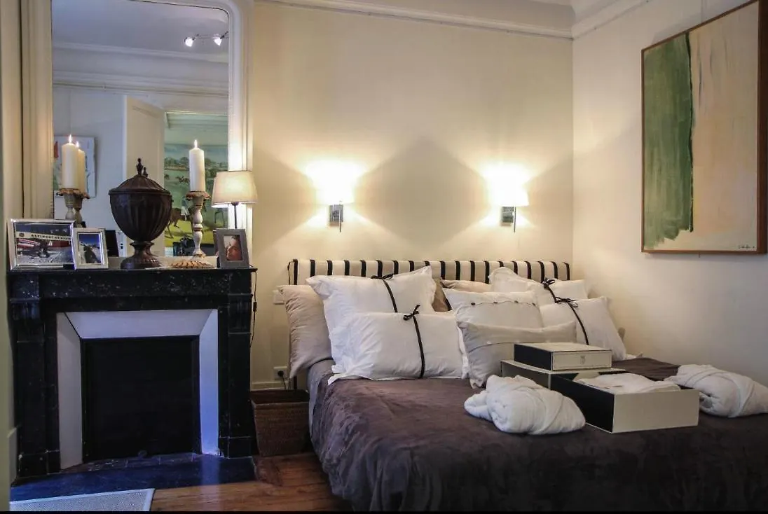 Apartment Eiffel Paris